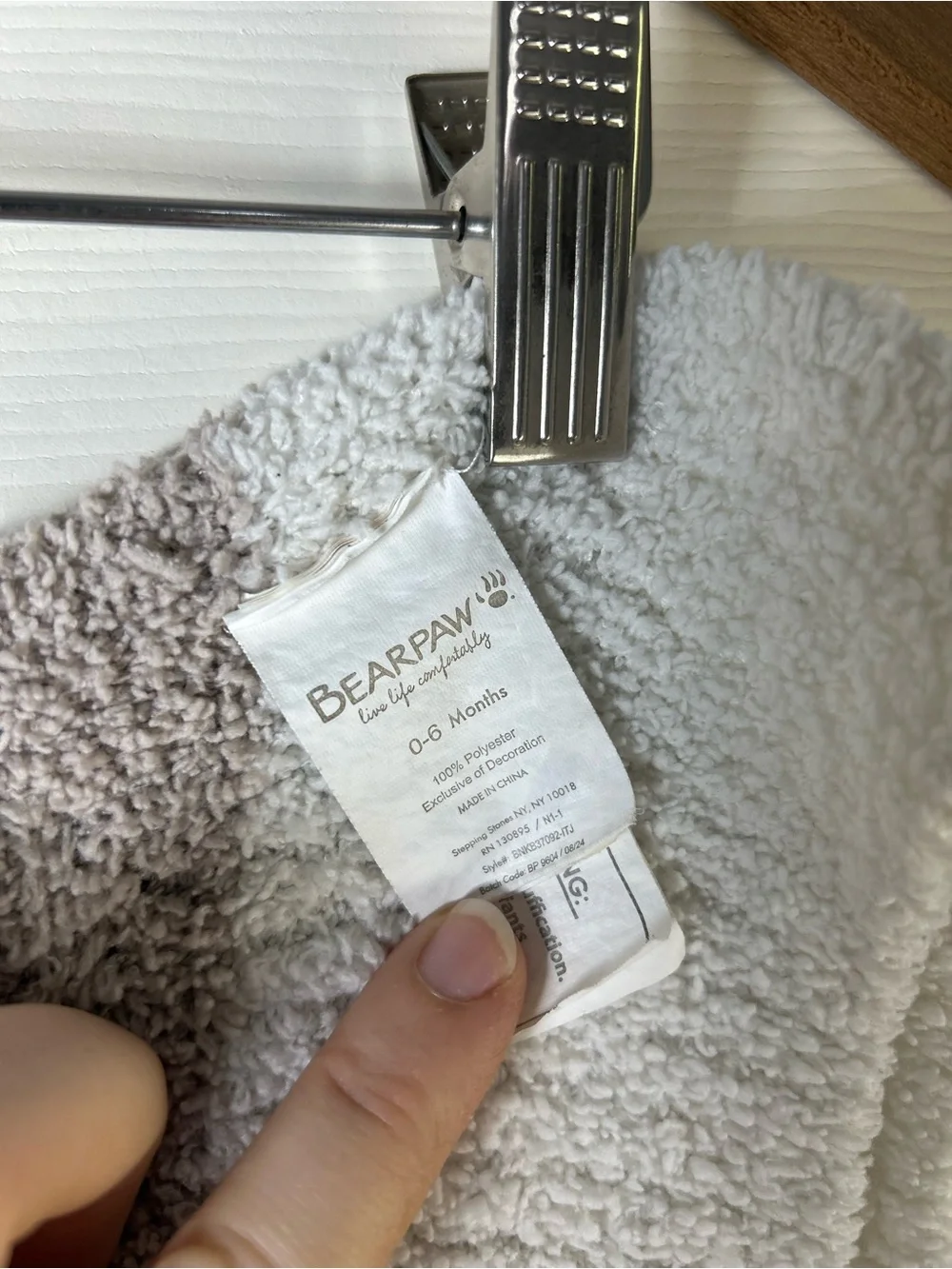 Bearpaw Chenille Baby Blanket Tan White Edge Soft Plush Stripes Sweater Knit